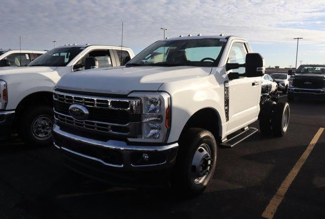 2026 Ford Super Duty F-350 DRW XL