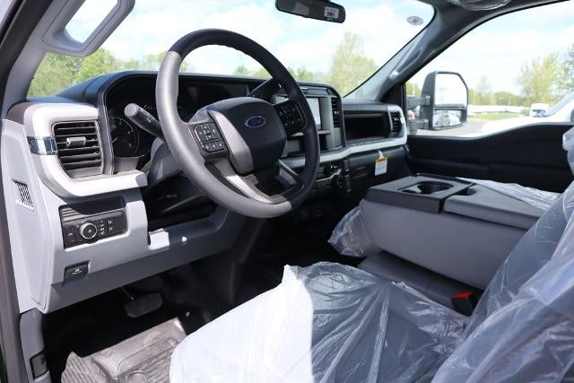 2026 Ford Super Duty F-550 DRW ® XL