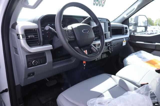 2026 Ford Super Duty F-550 DRW ® XL