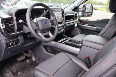 2026 Ford Super Duty F-550 DRW ® LARIAT®