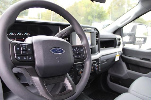 2024 Ford Super Duty F-550 DRW XL