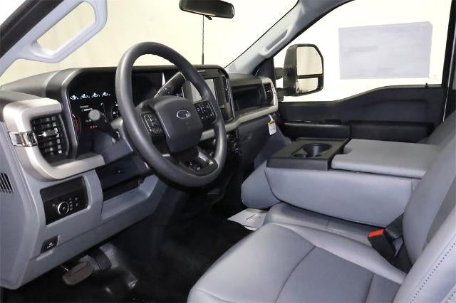 2025 Ford Super Duty F-550 DRW XL