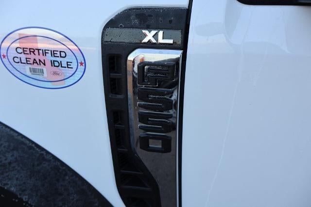2025 Ford Super Duty F-550 DRW XL