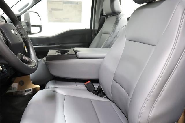 2025 Ford Super Duty F-550 DRW XL