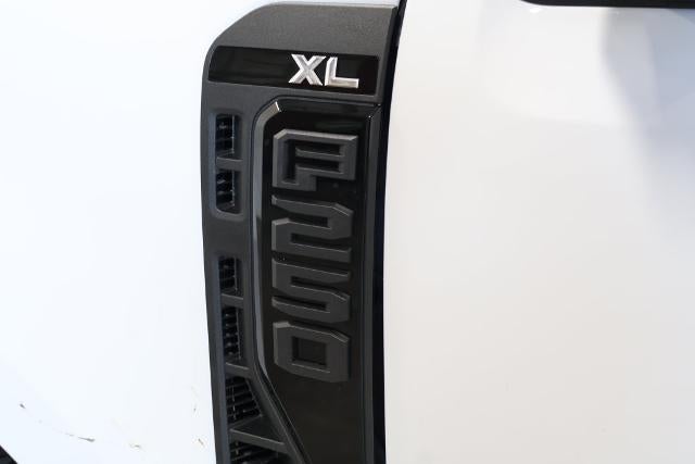 2027 Ford Super Duty F-250 SRW XL