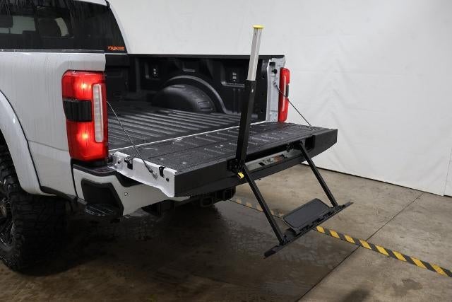 2026 Ford Super Duty F-250 SRW Black Widow Edition