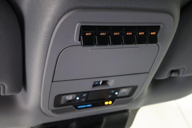 2027 Ford Super Duty F-250 SRW XLT w/BLK Appearance PKG