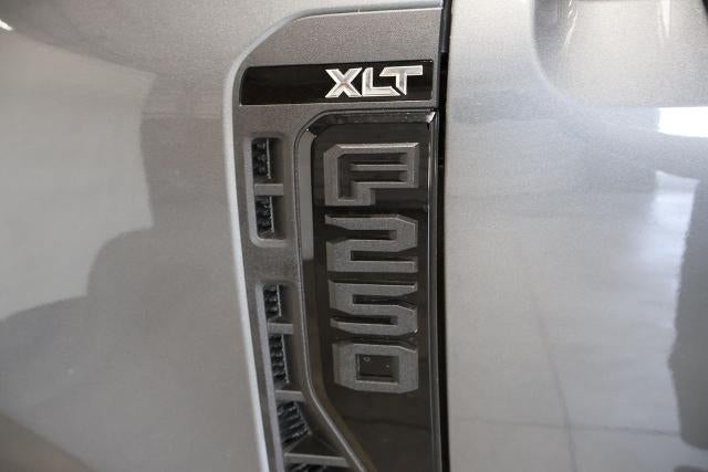 2027 Ford Super Duty F-250 SRW XLT