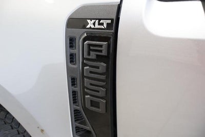 2027 Ford Super Duty F-250 SRW XLT