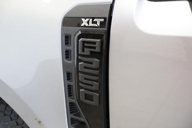 2027 Ford Super Duty F-250 SRW XLT