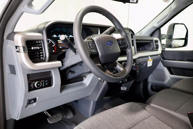 2027 Ford Super Duty F-350 SRW XL