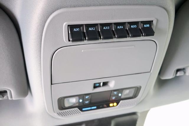 2027 Ford Super Duty F-350 SRW XL