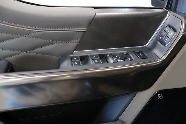 2027 Ford Super Duty F-350 SRW Platinum