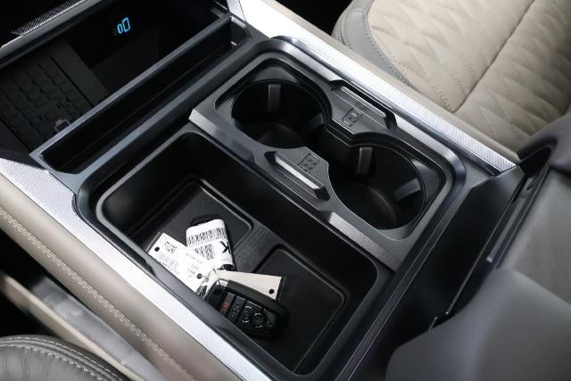 2027 Ford Super Duty F-350 SRW Platinum