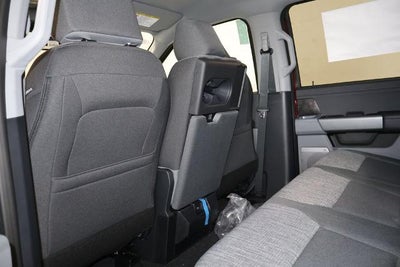 2027 Ford Super Duty F-350 SRW XLT