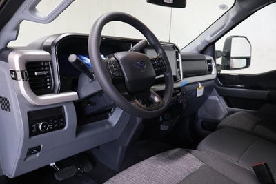 2027 Ford Super Duty F-350 SRW XLT
