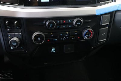 2027 Ford Super Duty F-350 SRW XLT