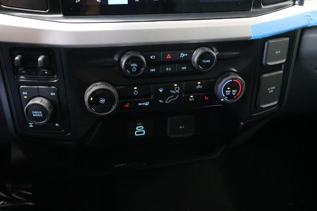2027 Ford Super Duty F-350 SRW XLT
