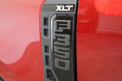 2027 Ford Super Duty F-350 SRW XLT