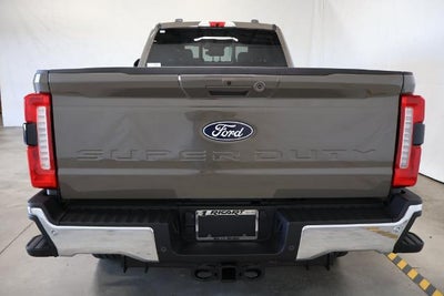 2027 Ford Super Duty F-350 SRW Lariat