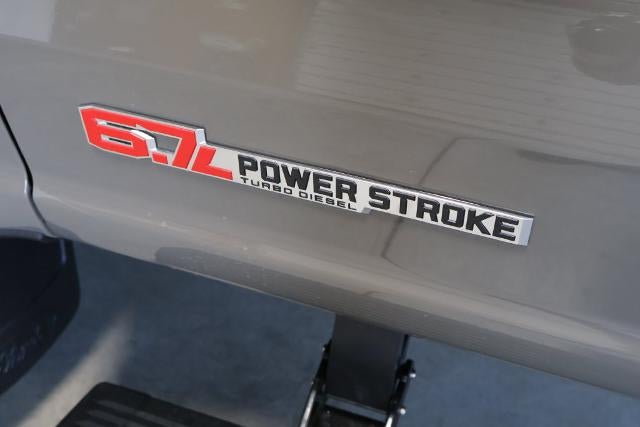 2027 Ford Super Duty F-350 SRW Lariat