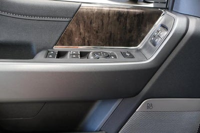 2027 Ford Super Duty F-350 SRW Lariat w/BLK Appearance PKG