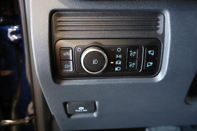 2027 Ford Super Duty F-350 SRW Lariat w/BLK Appearance PKG