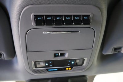 2027 Ford Super Duty F-350 SRW Lariat w/BLK Appearance PKG