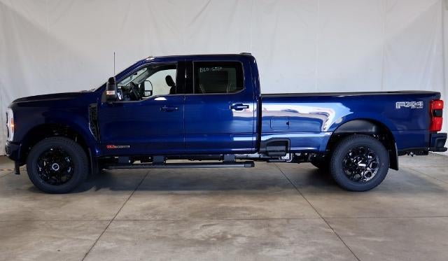 2027 Ford Super Duty F-350 SRW Lariat w/BLK Appearance PKG