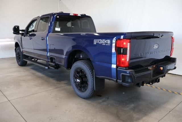 2027 Ford Super Duty F-350 SRW Lariat w/BLK Appearance PKG