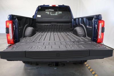 2027 Ford Super Duty F-350 SRW Lariat w/BLK Appearance PKG
