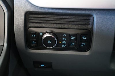 2027 Ford Super Duty F-350 SRW XLT