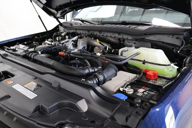 2027 Ford Super Duty F-350 SRW XLT