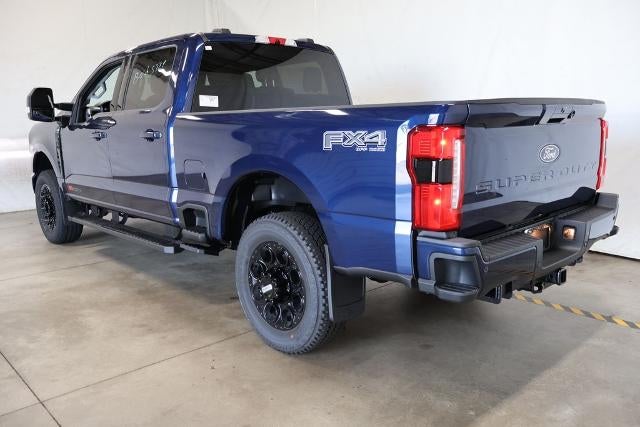 2027 Ford Super Duty F-350 SRW XLT