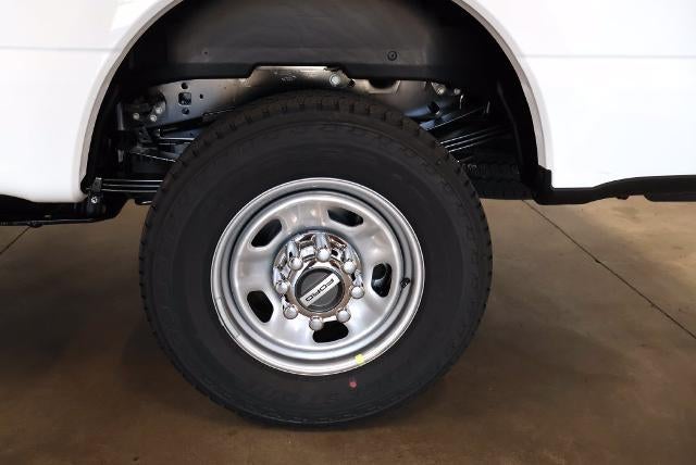 2027 Ford Super Duty F-350 SRW XL