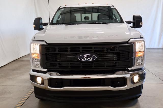 2027 Ford Super Duty F-350 SRW XL