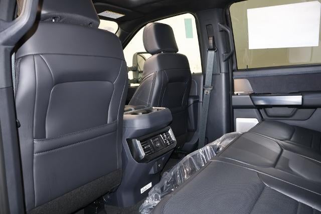 2027 Ford Super Duty F-350 SRW Platinum