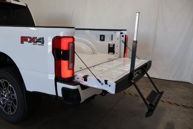 2027 Ford Super Duty F-350 SRW Platinum