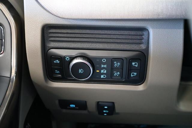 2027 Ford Super Duty F-350 SRW Platinum