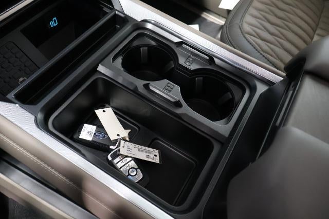 2027 Ford Super Duty F-350 SRW Platinum