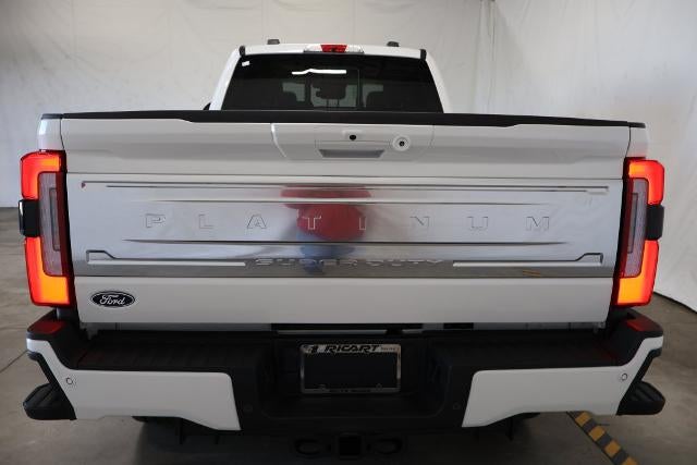 2027 Ford Super Duty F-350 SRW Platinum