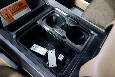2027 Ford Super Duty F-350 SRW XLT