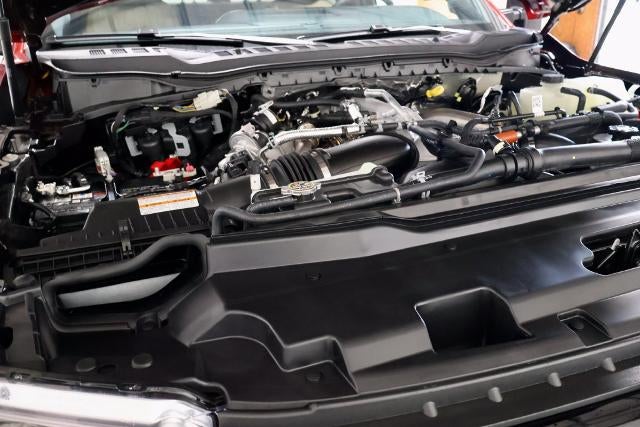 2027 Ford Super Duty F-350 SRW XLT