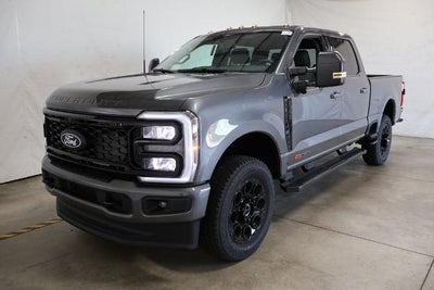 2027 Ford Super Duty F-350 SRW XLT w/BLK Appearance PKG