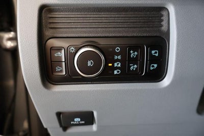 2027 Ford Super Duty F-350 SRW XLT w/BLK Appearance PKG