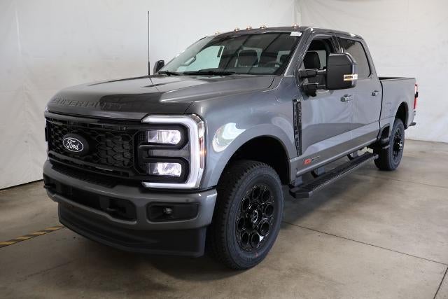 2027 Ford Super Duty F-350 SRW XLT w/BLK Appearance PKG