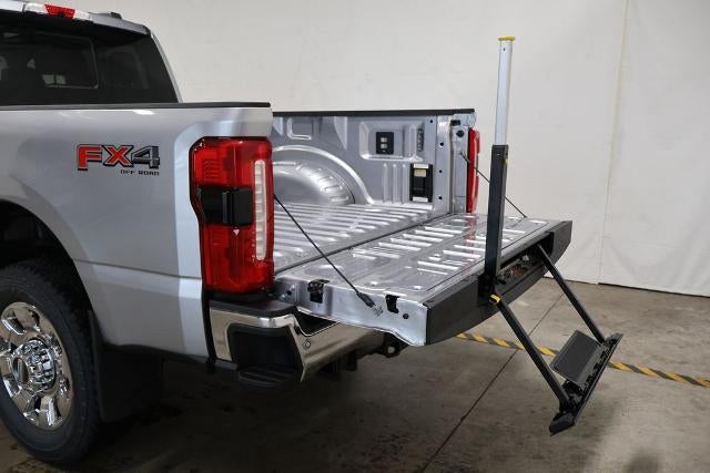 2027 Ford Super Duty F-350 SRW Lariat