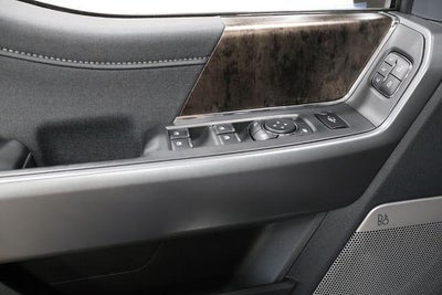 2027 Ford Super Duty F-350 SRW Lariat