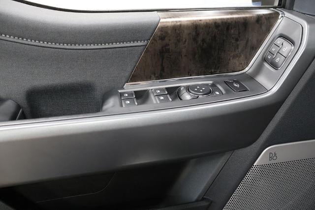 2027 Ford Super Duty F-350 SRW Lariat