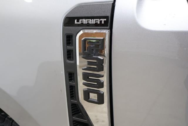 2027 Ford Super Duty F-350 SRW Lariat